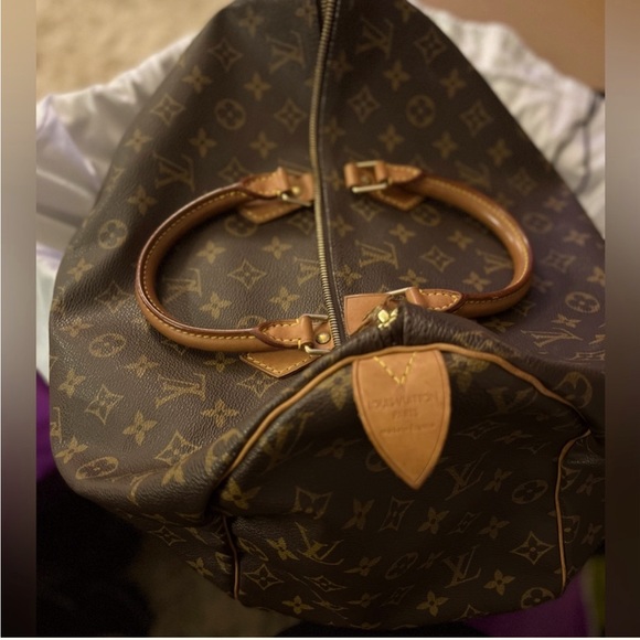 Louis Vuitton Monogram Speedy 40 - Picture 6 of 11